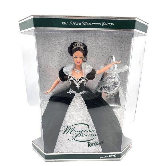 ✨ NRFB Millennium Princess Teresa Barbie Doll (1999) -Special Millennium Edition - Picture 1 of 5